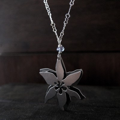 Small Yucca Necklace