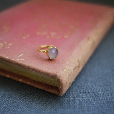 GEM RING: Oval Lavender Chalcedony