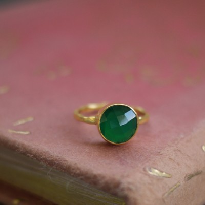 GEM RING: Round Green Agate